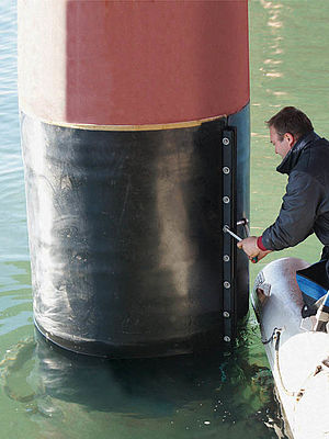MarineProtect™-2000FD на сваях причала в Черном море 